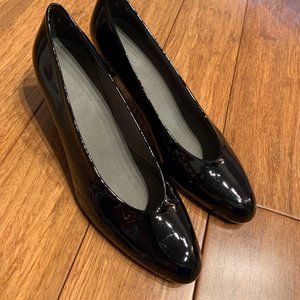 Size 5 - Stuart Weitzman Heels